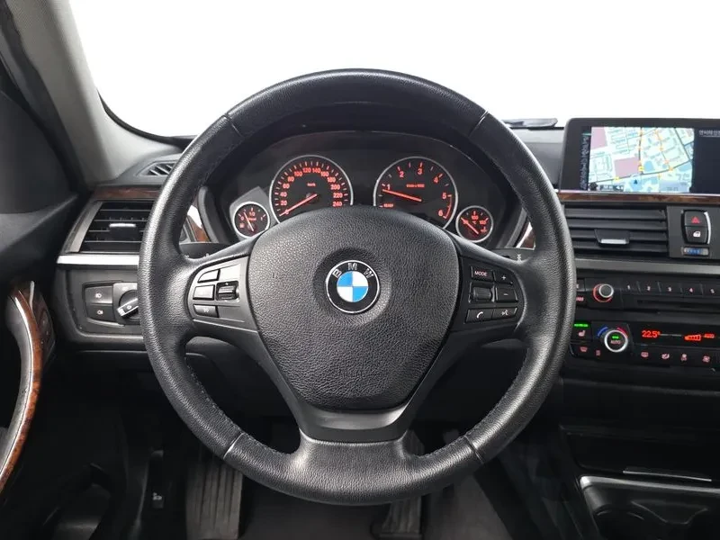 BMW 320 d, снимка 13 - Автомобили и джипове - 55142554