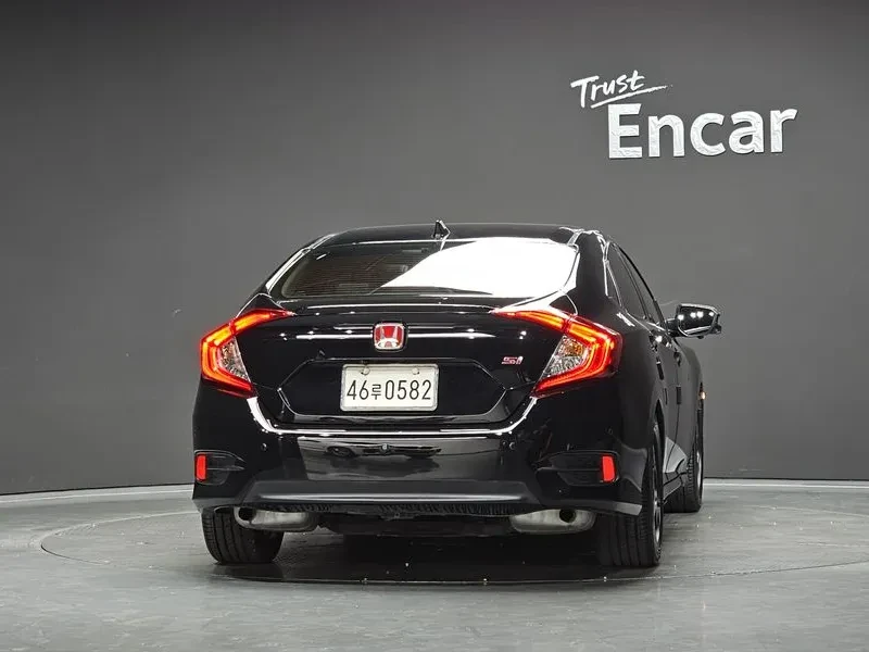 Honda Civic 1.5 10Th Generation, снимка 4 - Автомобили и джипове - 56016218