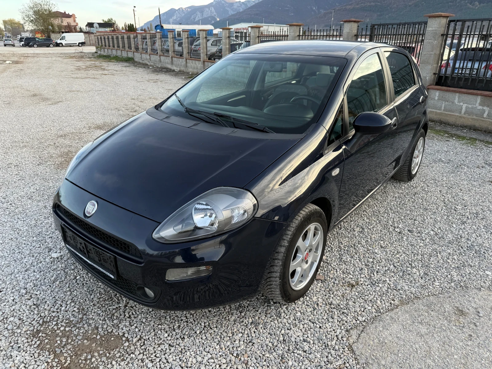 Fiat Punto 1.2 I EVO 70 к.с. - изображение 2