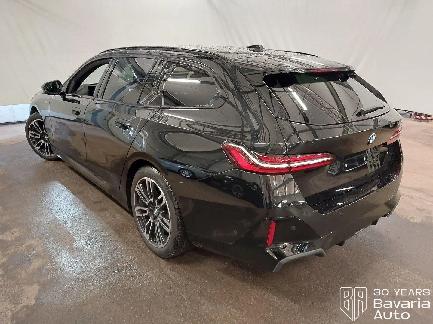 BMW 520 i Touring M Sport Paket Steptronic - изображение 2