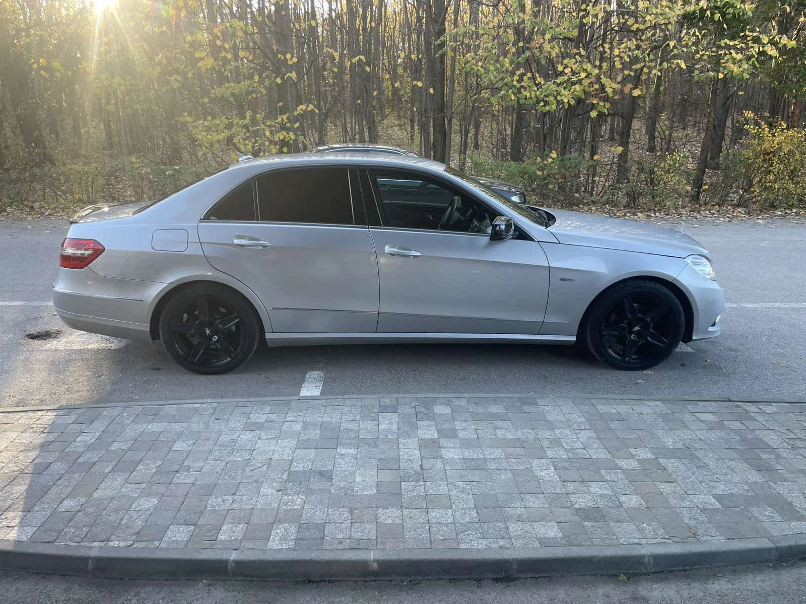 Mercedes-Benz E 220 BLUEEFFICIENCY * БАРТЕР * ЛИЗИНГ - изображение 4