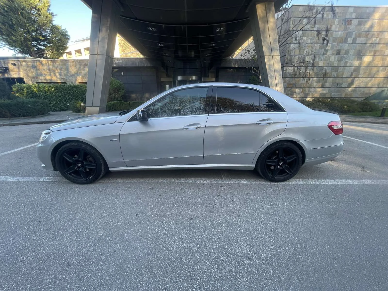 Mercedes-Benz E 220 BLUEEFFICIENCY * БАРТЕР * ЛИЗИНГ - изображение 8