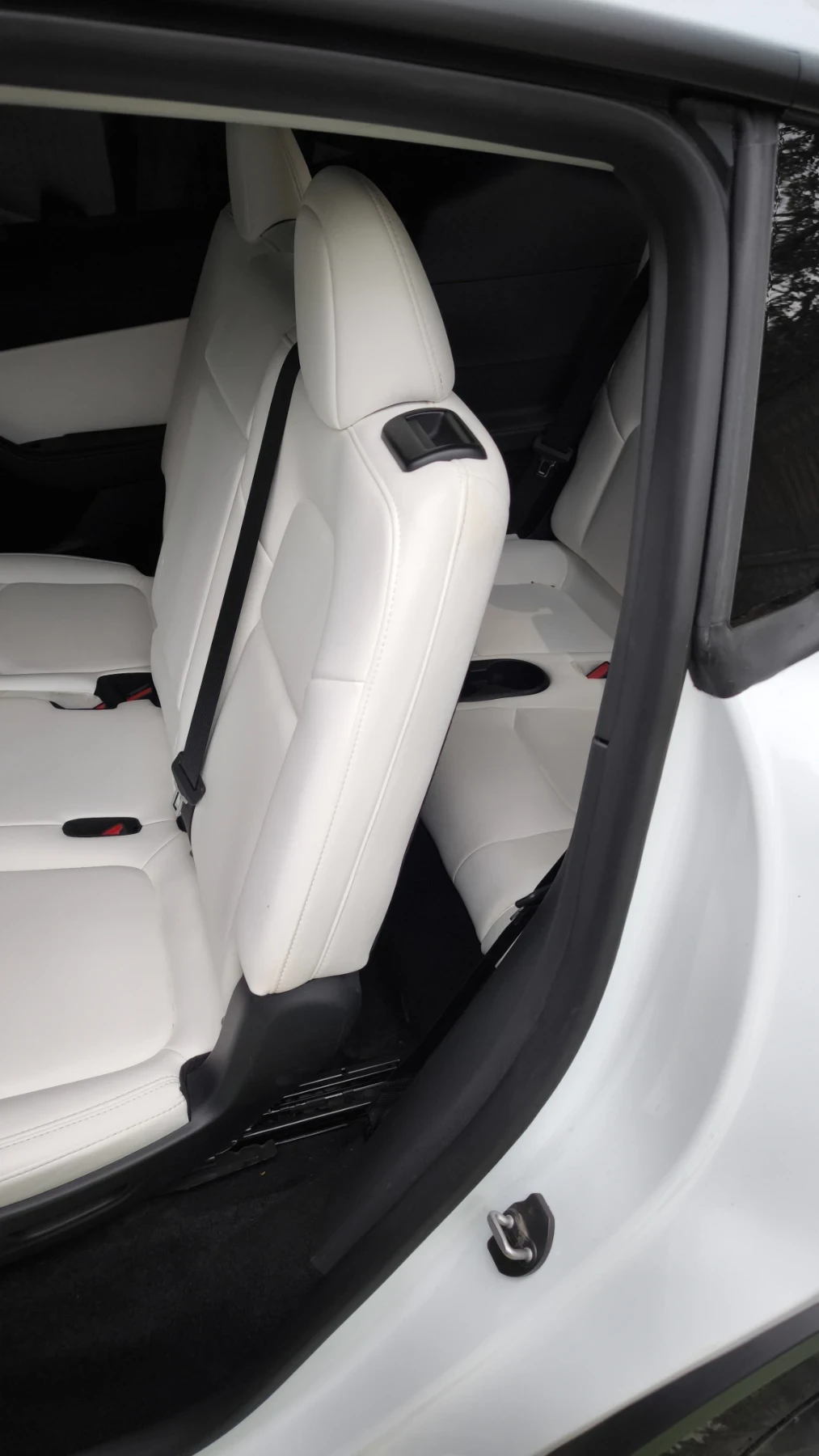 Tesla Model Y 4Х4 перформанс 7местна  - изображение 10