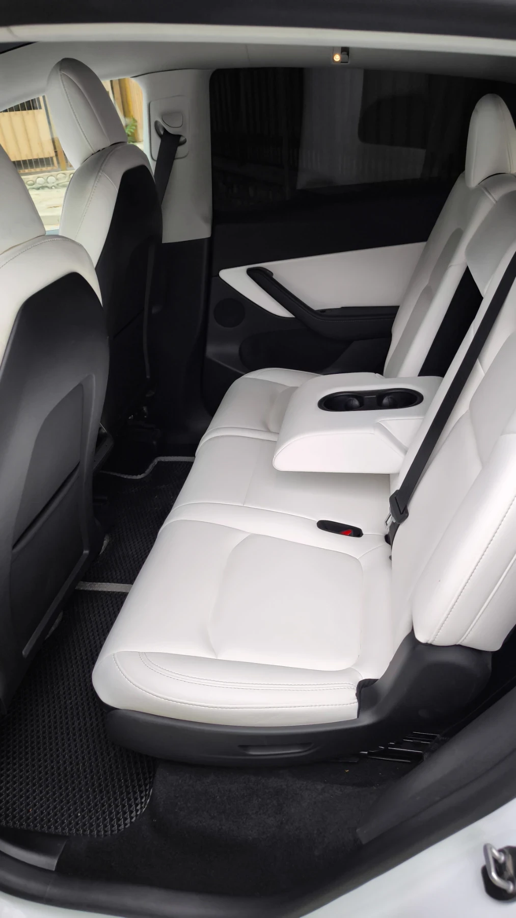 Tesla Model Y 4�4 ���������� 7������  | Mobile.bg � ����������� 11