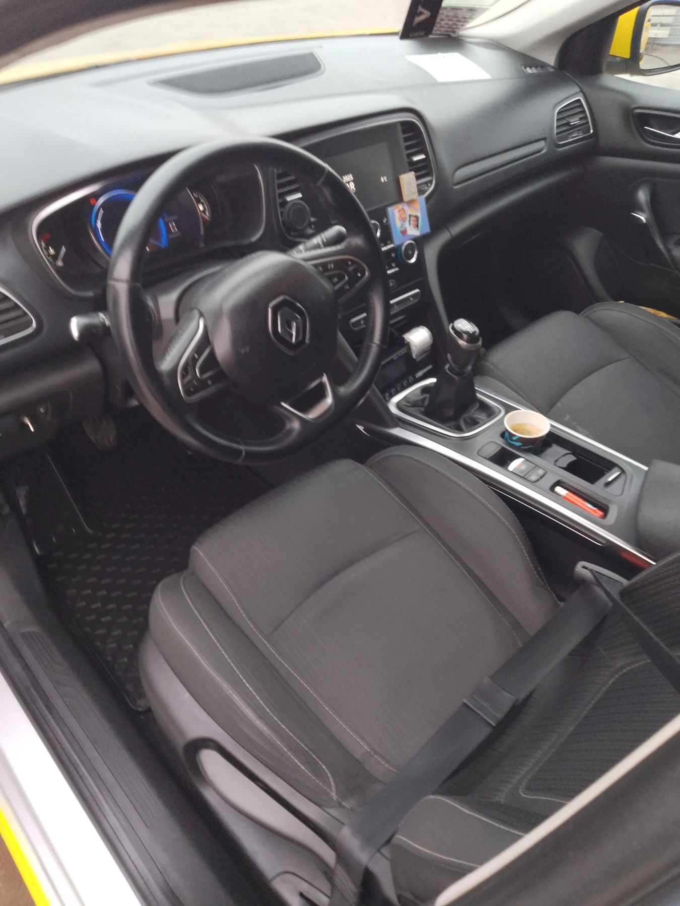 Renault Megane 1.3TCe 140 �.� | Mobile.bg � ����������� 9