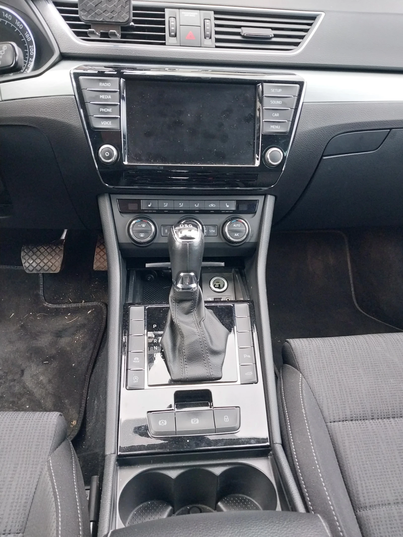 Skoda Superb 2.0 TDI 150 �.�. DSG | Mobile.bg � ����������� 12