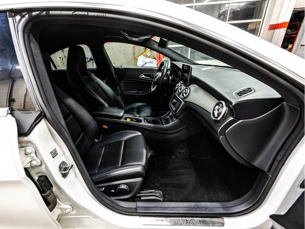 Mercedes-Benz CLA 250 AMG ПАКЕТ / 4 MATIC / ПАМЕТИ, снимка 11 - Автомобили и джипове - 53744831