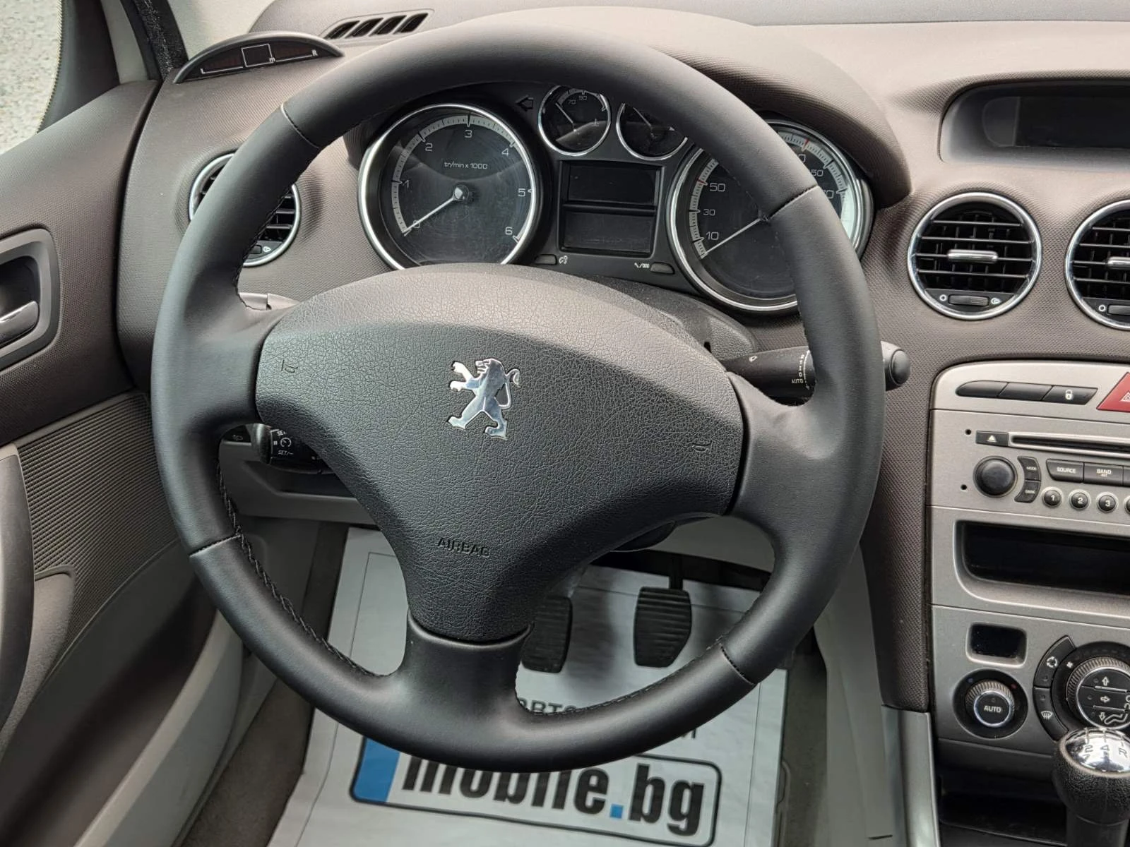 Peugeot 308 1.6HDI, снимка 15 - Автомобили и джипове - 53746194