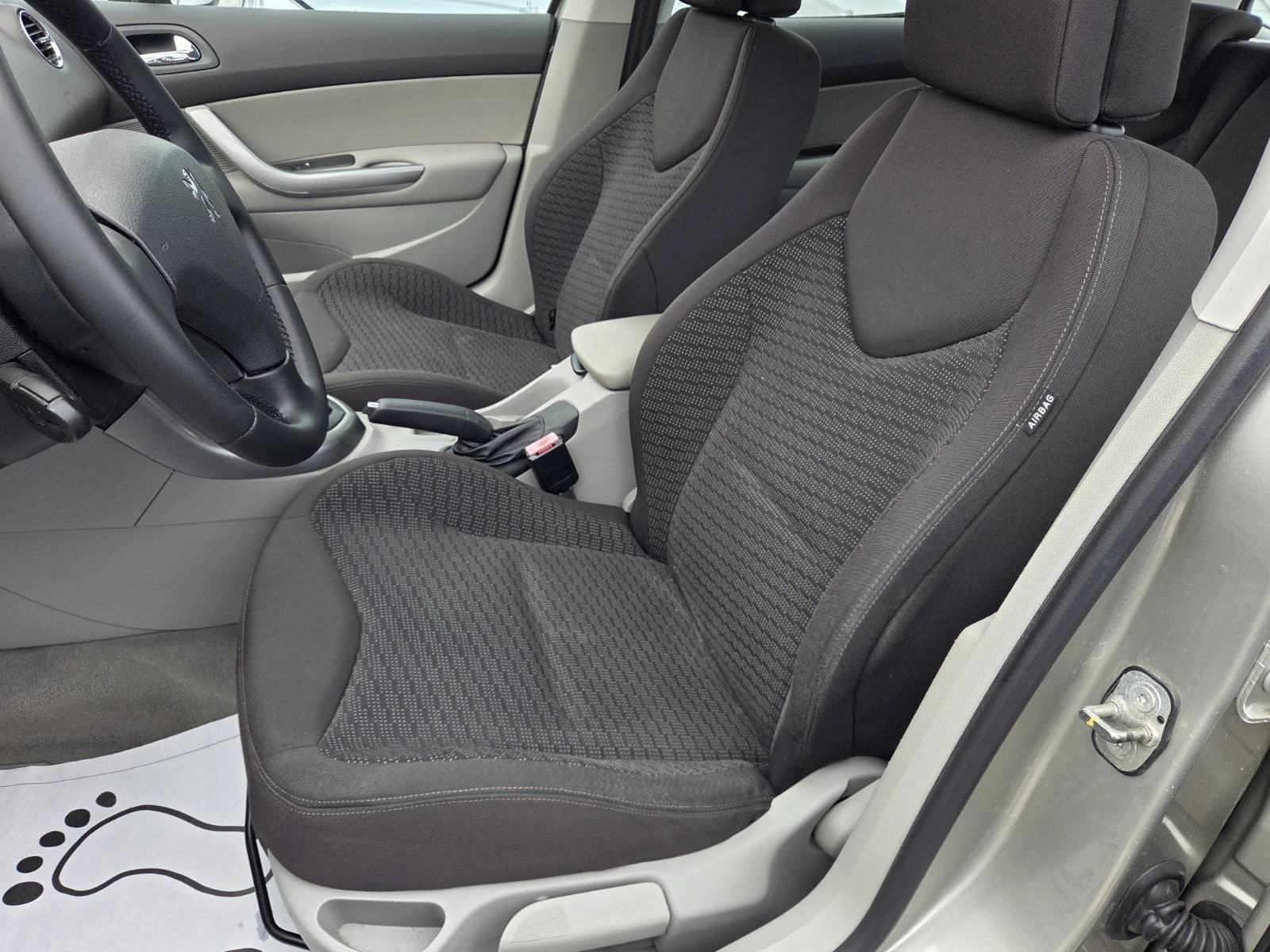 Peugeot 308 1.6HDI, снимка 12 - Автомобили и джипове - 53746194