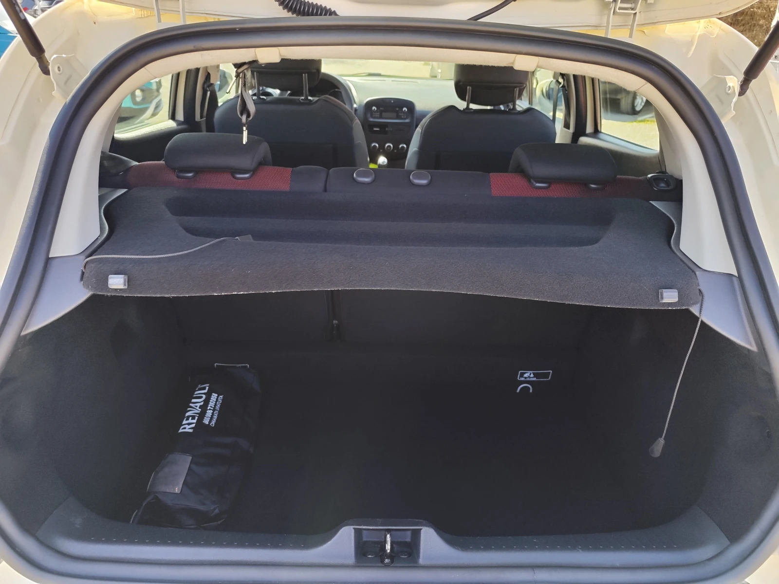 Renault Clio 1.2i* EURO6B* LED* KLIMA* , снимка 12 - Автомобили и джипове - 53827079