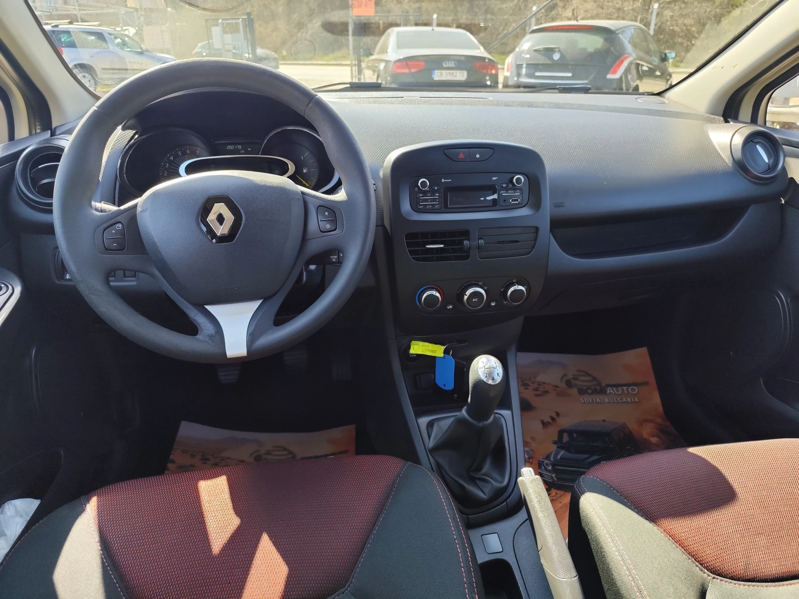 Renault Clio 1.2i* EURO6B* LED* KLIMA* , снимка 8 - Автомобили и джипове - 53827079