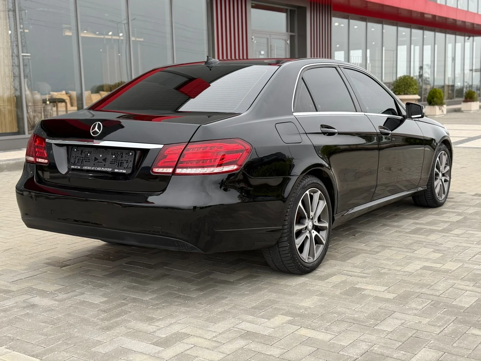 Mercedes-Benz E 220 Facelift | 170 к.с. | Автомат | Отлично състояние, снимка 5 - Автомобили и джипове - 54402565