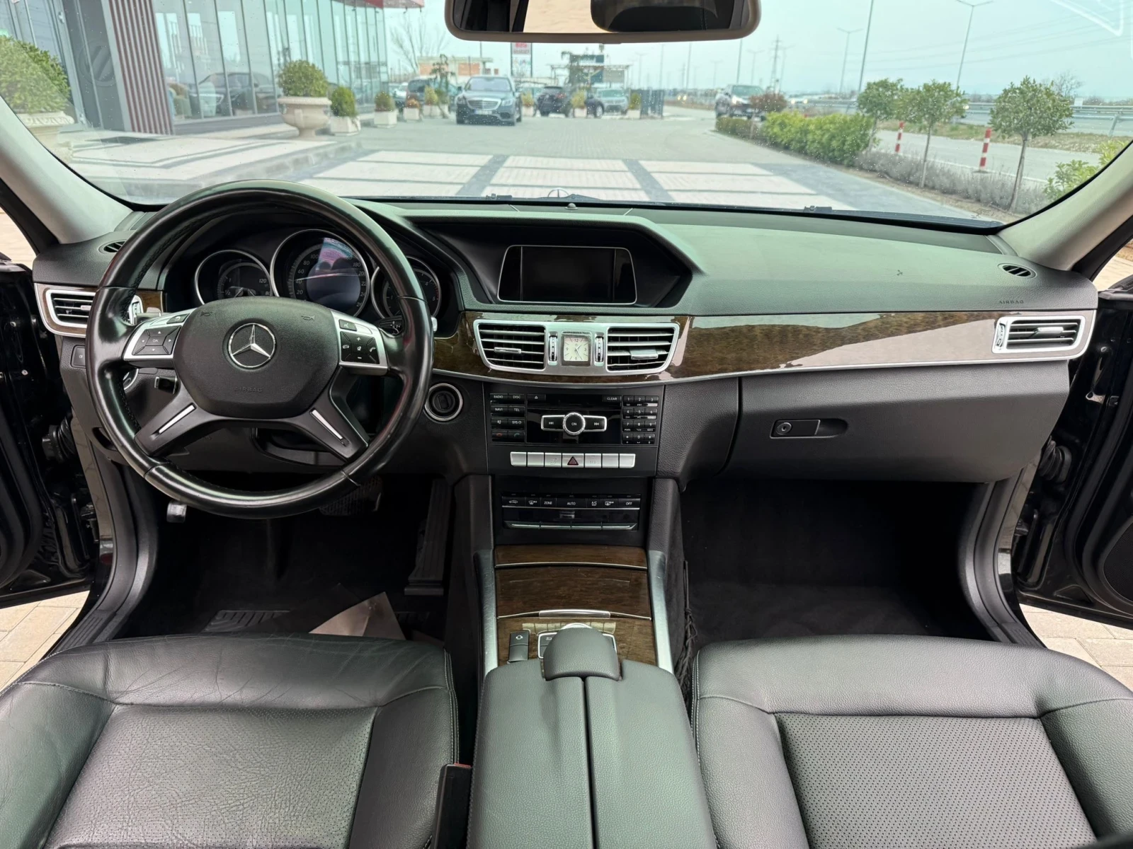 Mercedes-Benz E 220 Facelift | 170 к.с. | Автомат | Отлично състояние, снимка 16 - Автомобили и джипове - 54402565