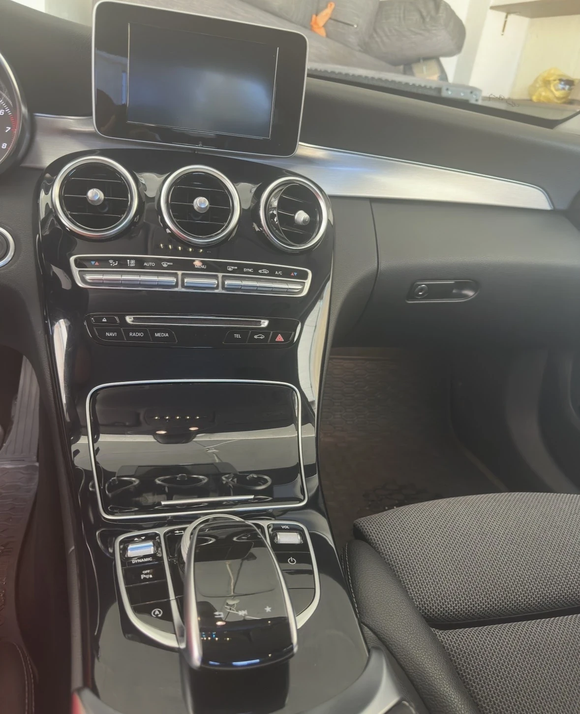 Mercedes-Benz C 200, снимка 10 - Автомобили и джипове - 54459576
