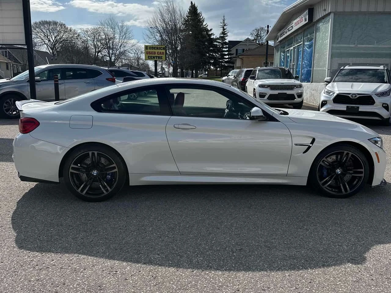 BMW M4 * Coupe * АВТОКРЕДИТ БЕЗ ПЪРВОНАЧАЛНА ВНОСКА* , снимка 3 - Автомобили и джипове - 54559919