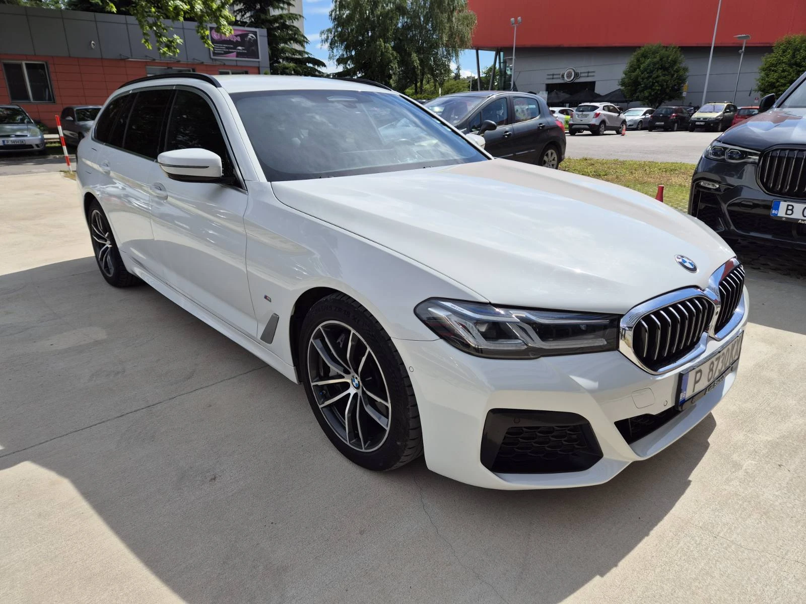BMW 540 d xDrive Touring, снимка 4 - Автомобили и джипове - 54854284