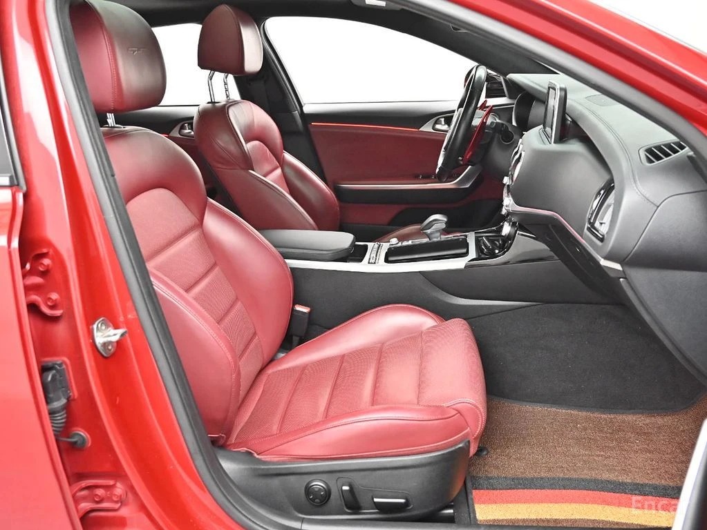 Kia Stinger 3.3 GT* HARMAN KARDON* DISTRONIC* 360* HEAD-UP* , снимка 7 - Автомобили и джипове - 54894175