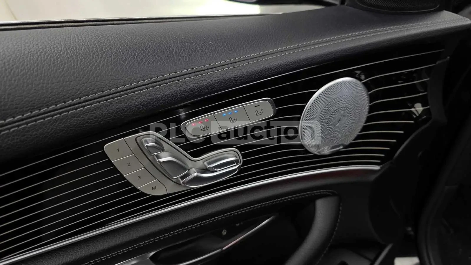 Mercedes-Benz E 400 4MATIC/ОБДУХВАНЕ/ПАНОРАМА/BURMESTER/360, снимка 8 - Автомобили и джипове - 54916261