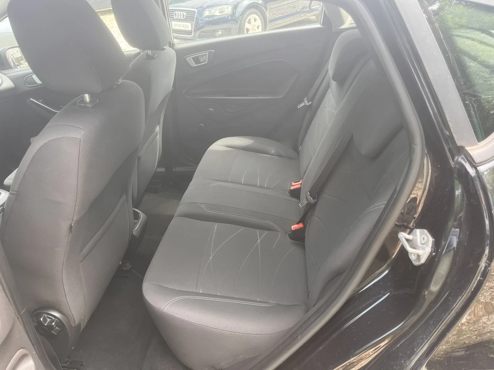Ford Fiesta 1.5D, снимка 13 - Автомобили и джипове - 55127697
