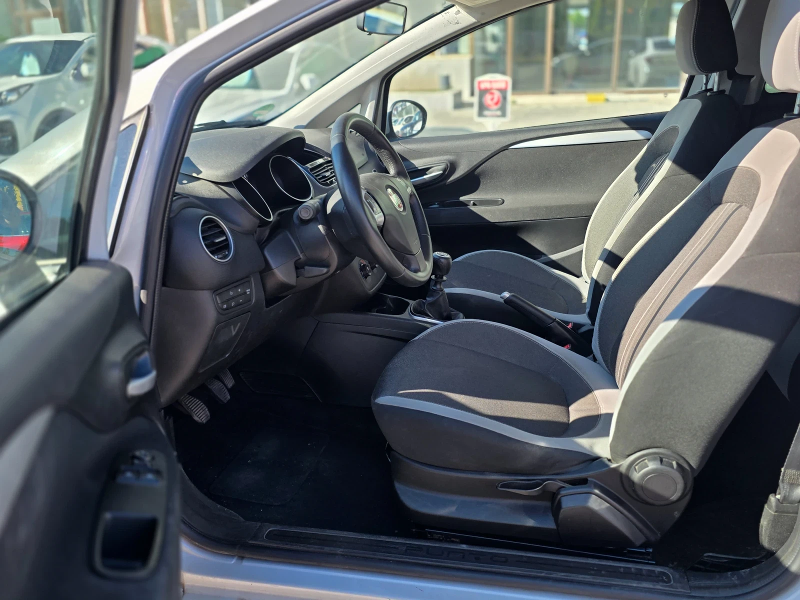 Fiat Punto 1.3i 69k.c EURO 5B , снимка 7 - Автомобили и джипове - 55469869