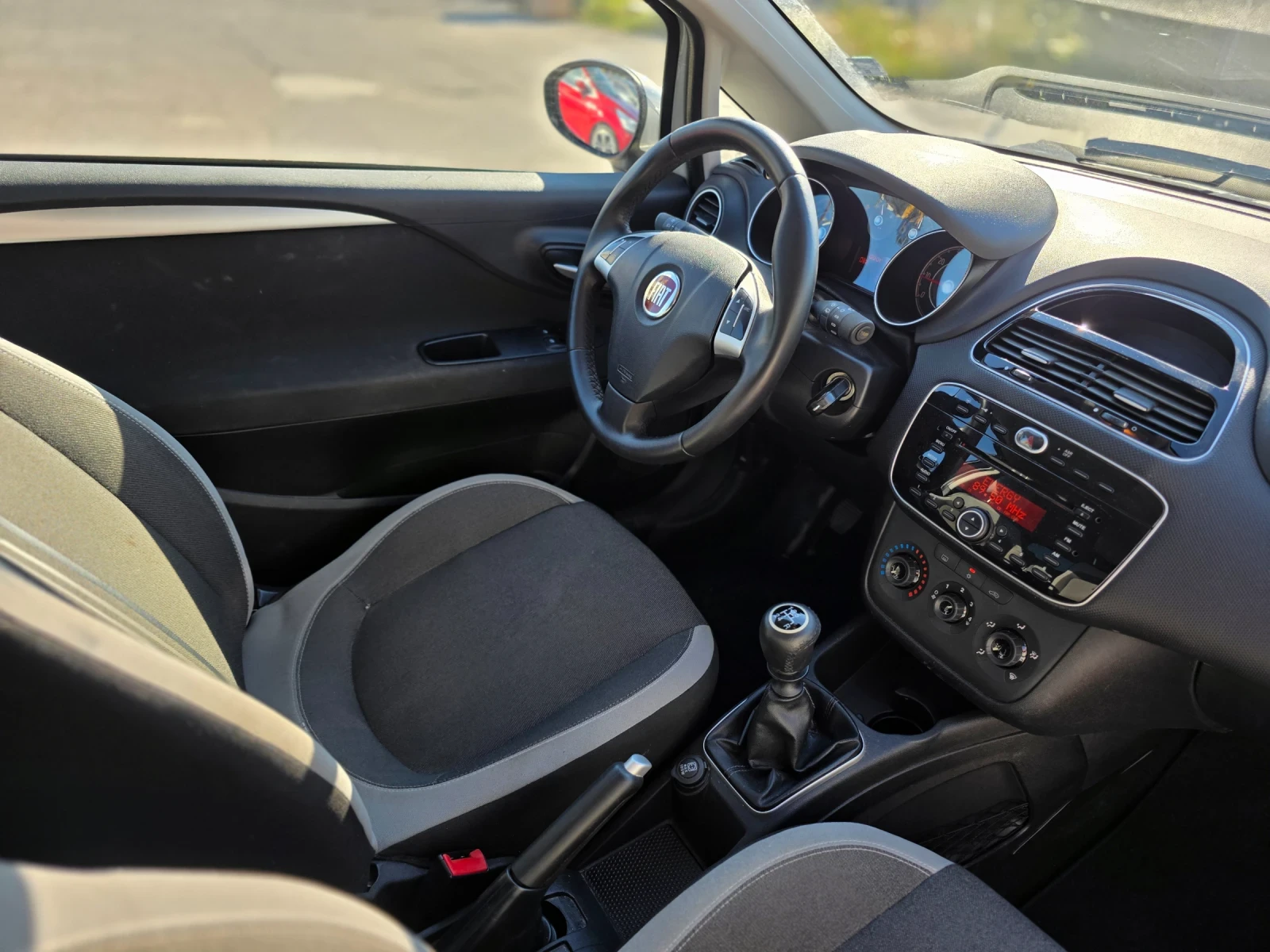 Fiat Punto 1.3i 69k.c EURO 5B , снимка 12 - Автомобили и джипове - 55469869