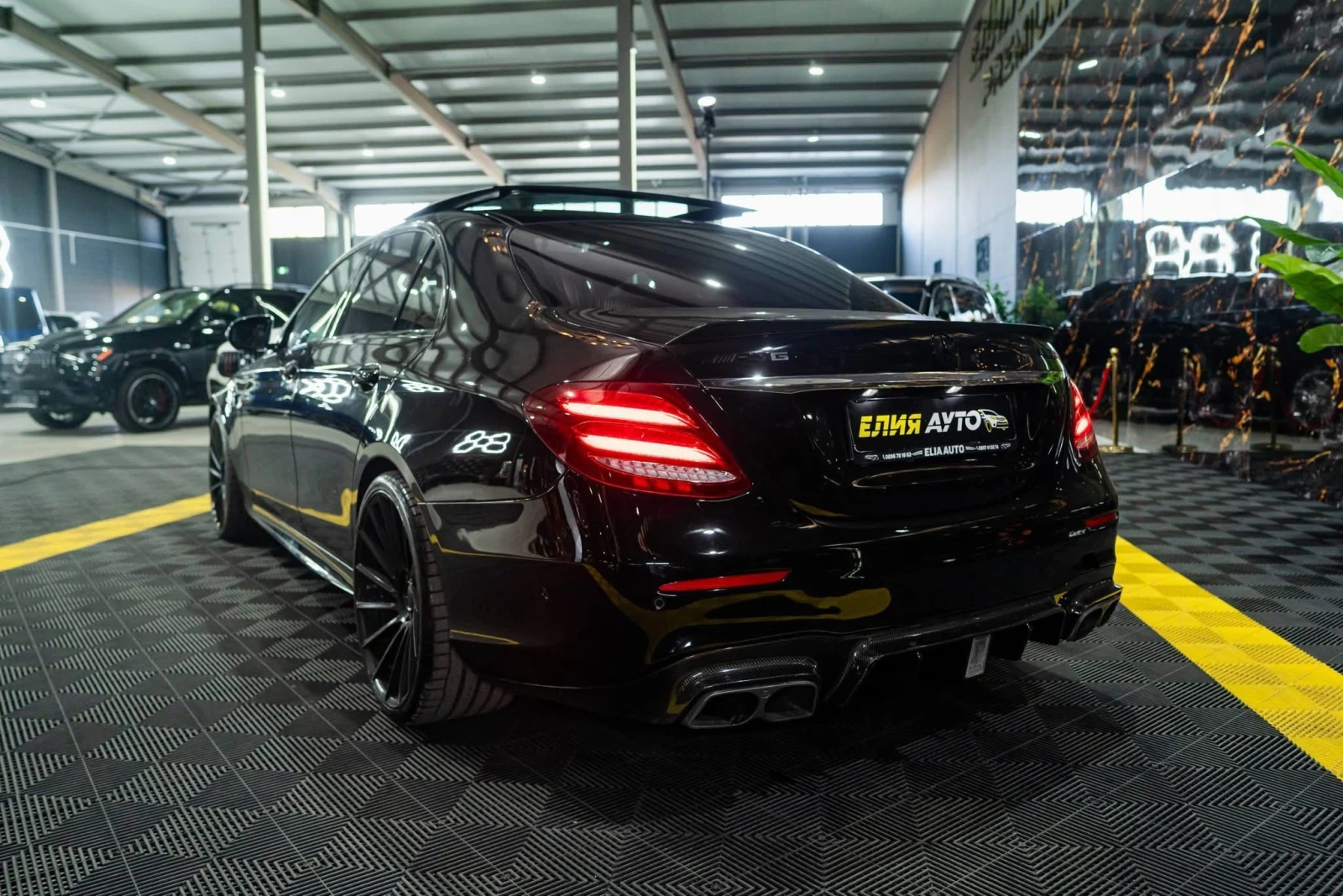 Mercedes-Benz E 63 AMG S 4MATIC+ LED CARBON BURM ПАНО ЛИЗИНГ 100% , снимка 6 - Автомобили и джипове - 55974548
