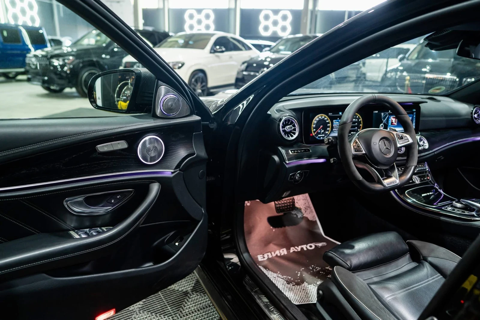Mercedes-Benz E 63 AMG S 4MATIC+ LED CARBON BURM ПАНО ЛИЗИНГ 100% , снимка 11 - Автомобили и джипове - 55974548