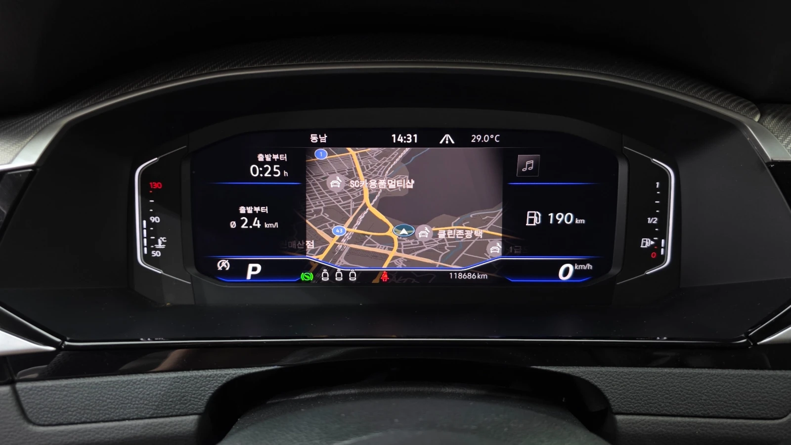 VW Arteon 2.0 TDI Prestige | HUD | 360 | Масаж, снимка 7 - Автомобили и джипове - 56068404