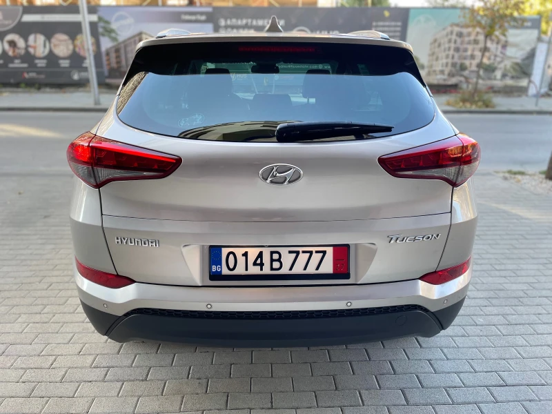 Hyundai Tucson 1.7 CRDI= XPOSSIBLE Топ Състояние!!!, снимка 6 - Автомобили и джипове - 47985830