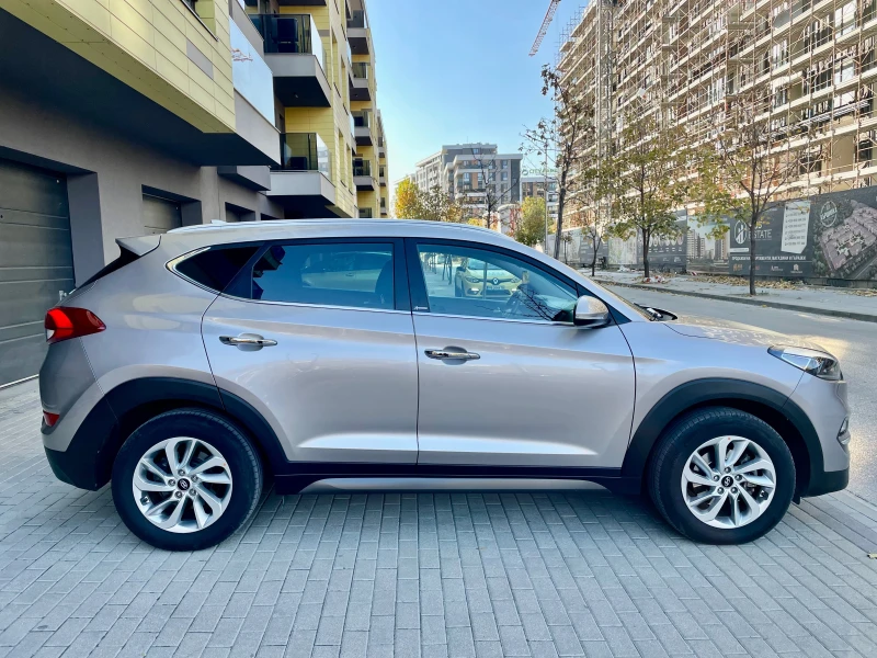 Hyundai Tucson 1.7 CRDI= XPOSSIBLE Топ Състояние!!!, снимка 8 - Автомобили и джипове - 47985830