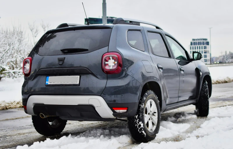 Dacia Duster, снимка 4 - Автомобили и джипове - 48650565