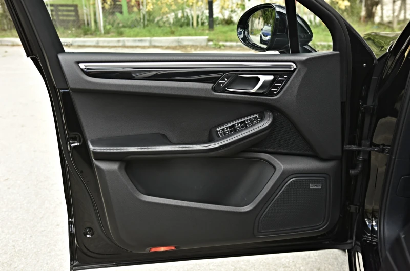 Porsche Macan S/TurboOptic/Camera/BOSE/Distronic//Matrix, снимка 7 - Автомобили и джипове - 52640980