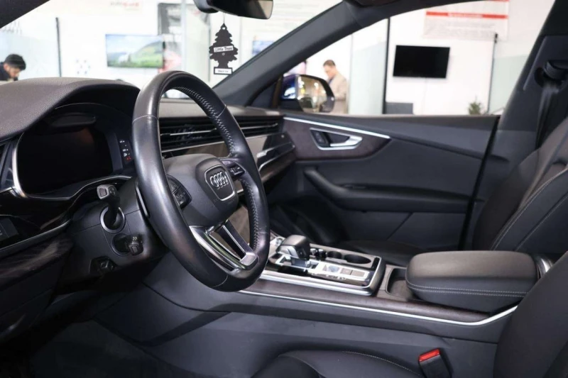 Audi Q8 CARFAX, снимка 7 - Автомобили и джипове - 53283816
