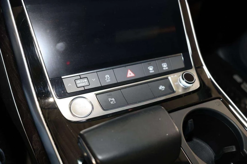 Audi Q8 CARFAX, снимка 13 - Автомобили и джипове - 53283816