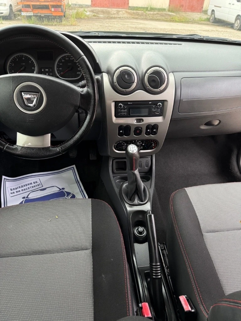 Dacia Duster 1.6 бензин, снимка 8 - Автомобили и джипове - 56144946