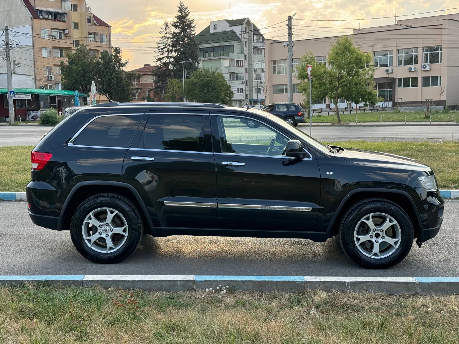 Jeep Grand cherokee 3.0CRDi * Overland* Full*  - изображение 4