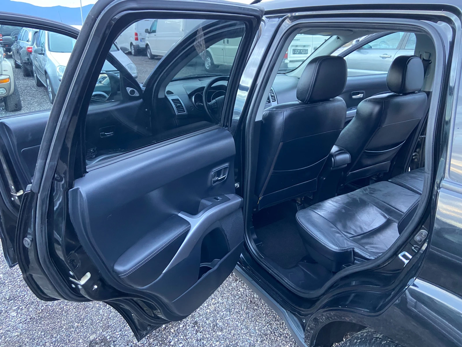 Mitsubishi Outlander LIMITED ГЪРЦИЯ - изображение 10