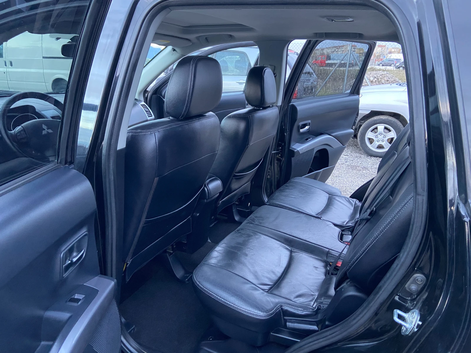 Mitsubishi Outlander LIMITED  | Mobile.bg   11