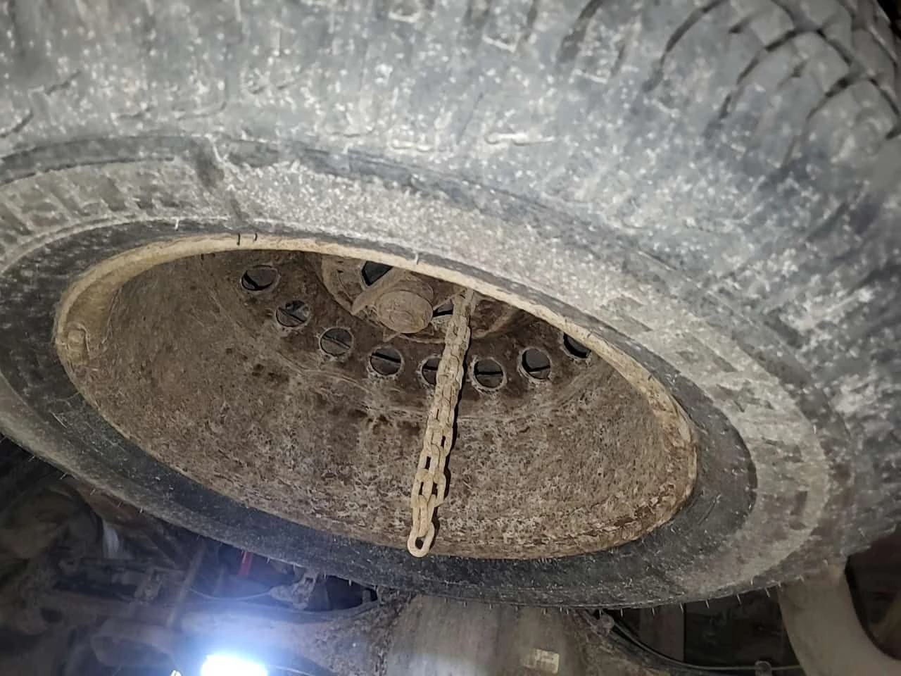 Toyota Tundra | SR5 CREW CAB SHORT BED | 5.7L | , снимка 14 - Автомобили и джипове - 53989464