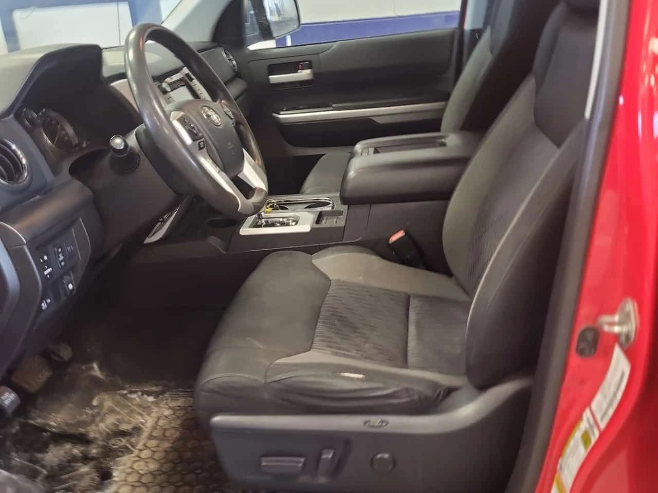 Toyota Tundra | SR5 CREW CAB SHORT BED | 5.7L | , снимка 8 - Автомобили и джипове - 53989464