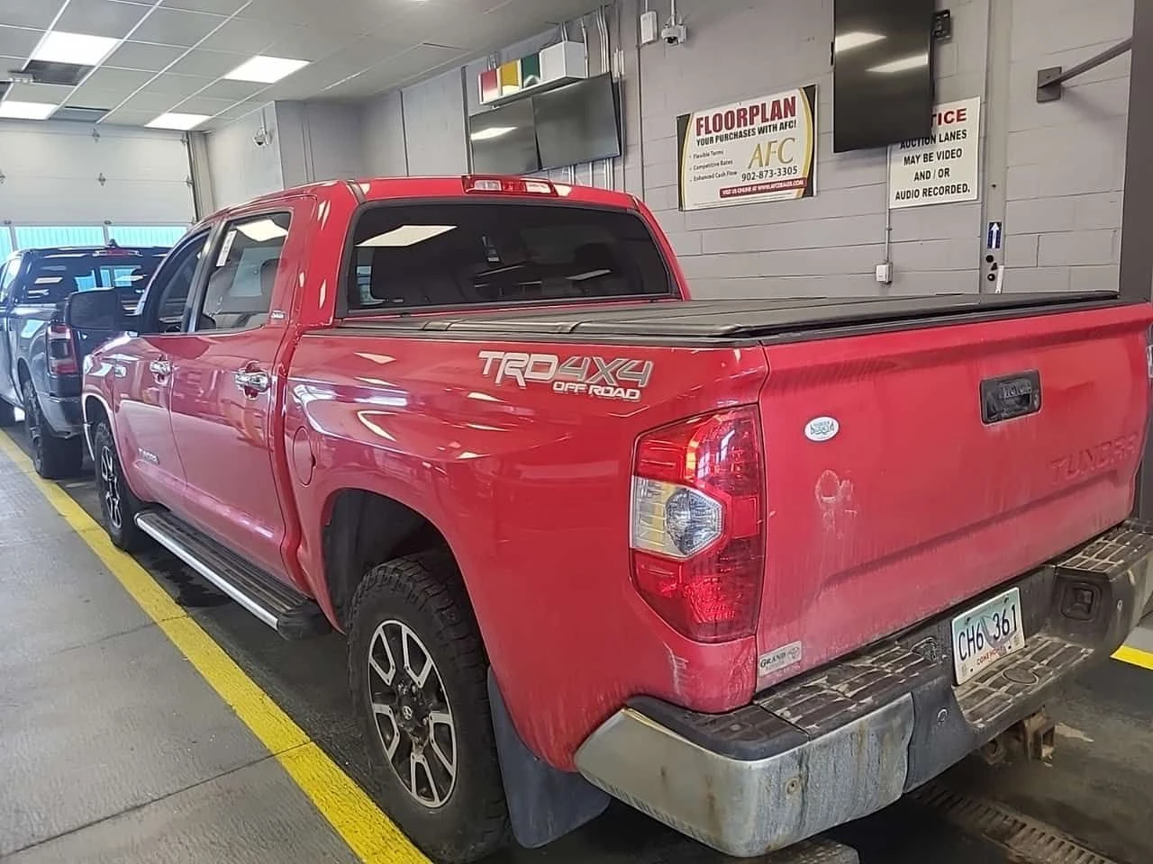 Toyota Tundra | SR5 CREW CAB SHORT BED | 5.7L | , снимка 4 - Автомобили и джипове - 53989464