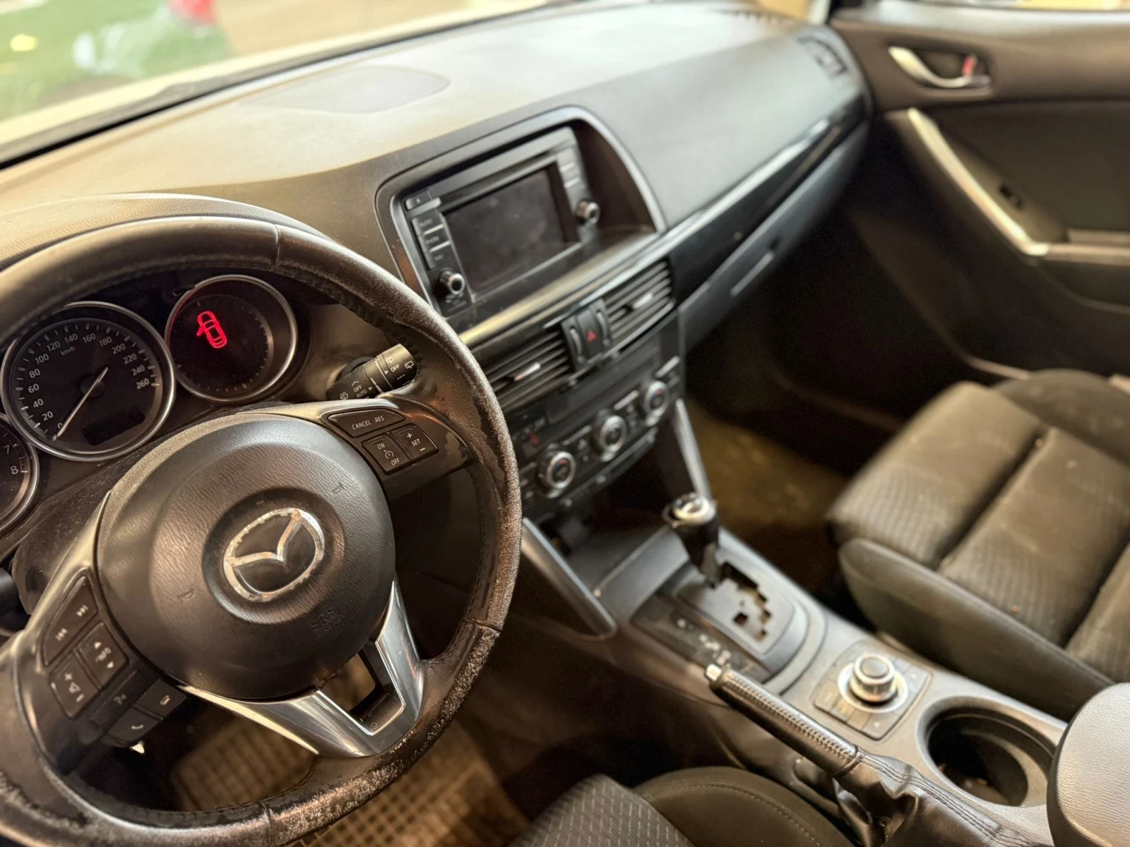 Dacia Duster 1.6 ШВЕЙЦАРИЯ 4х4 FACELIFT, снимка 2 - Автомобили и джипове - 53989249