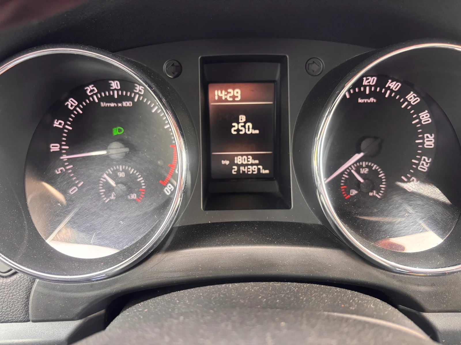 Skoda Yeti 2.0TDI 110KC., снимка 13 - Автомобили и джипове - 54618837