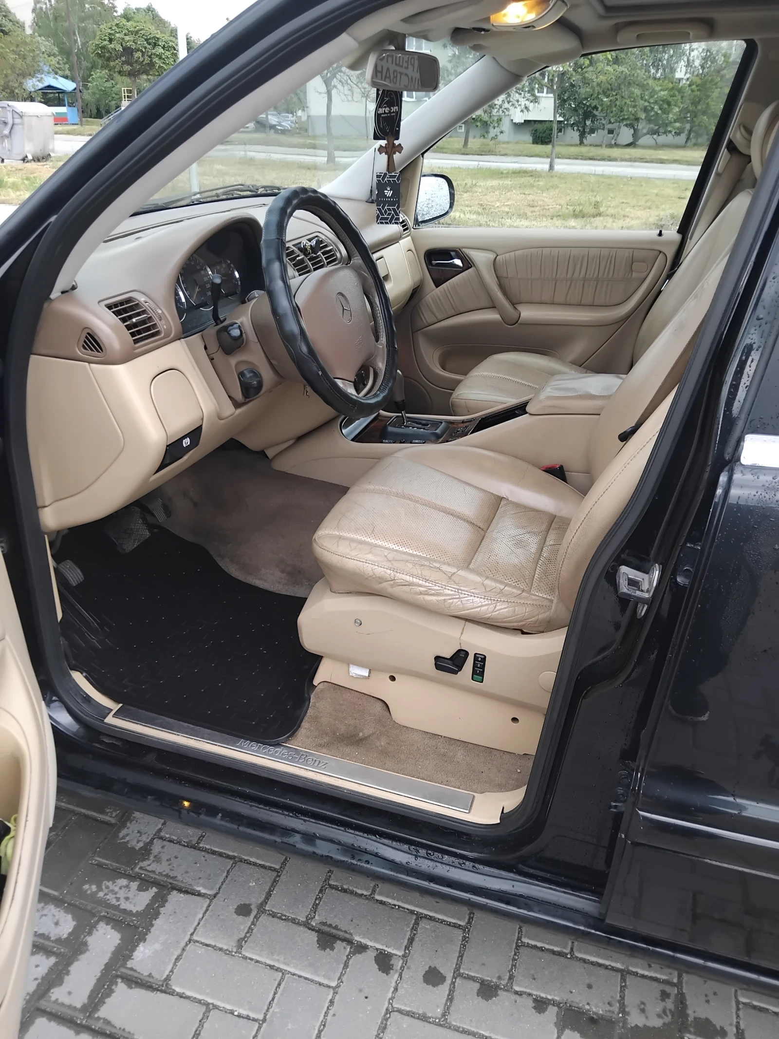 Mercedes-Benz ML 270, снимка 7 - Автомобили и джипове - 54658809