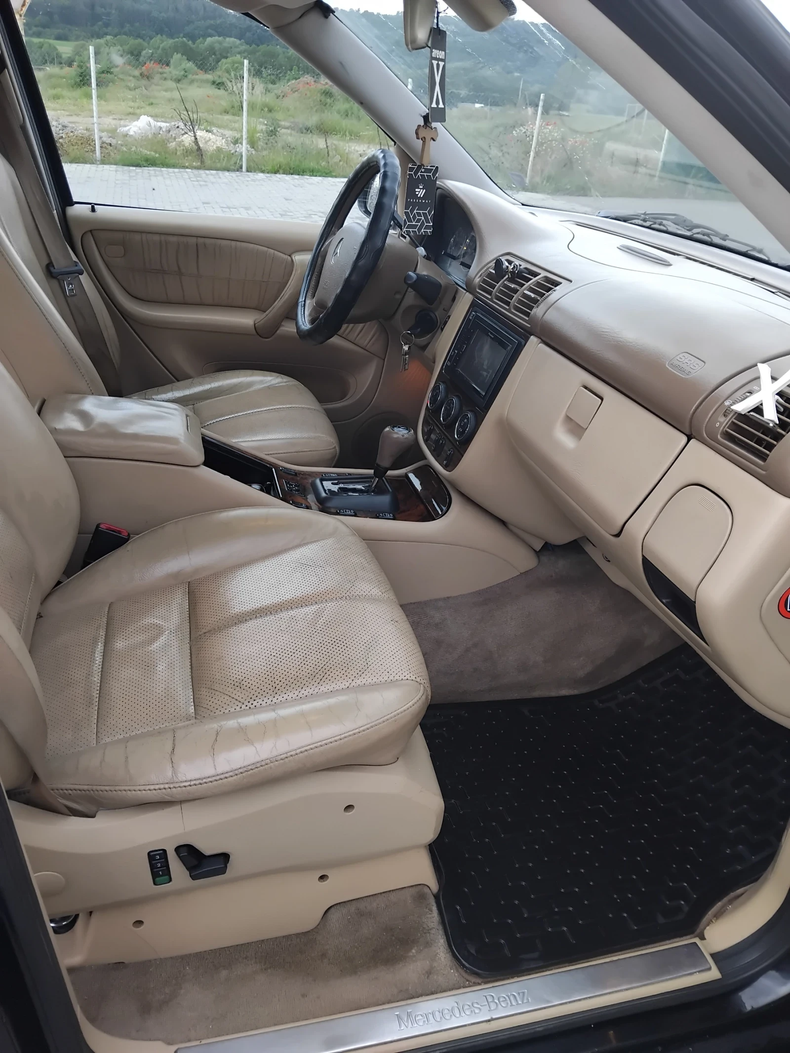 Mercedes-Benz ML 270, снимка 11 - Автомобили и джипове - 54658809