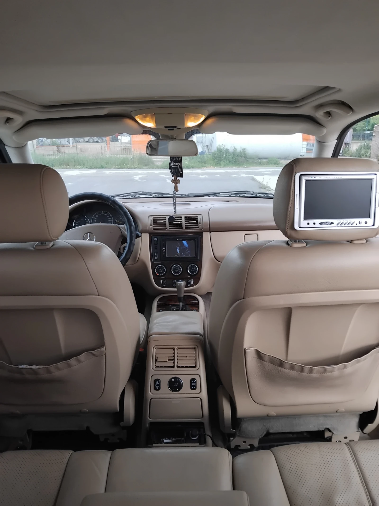 Mercedes-Benz ML 270, снимка 9 - Автомобили и джипове - 54658809