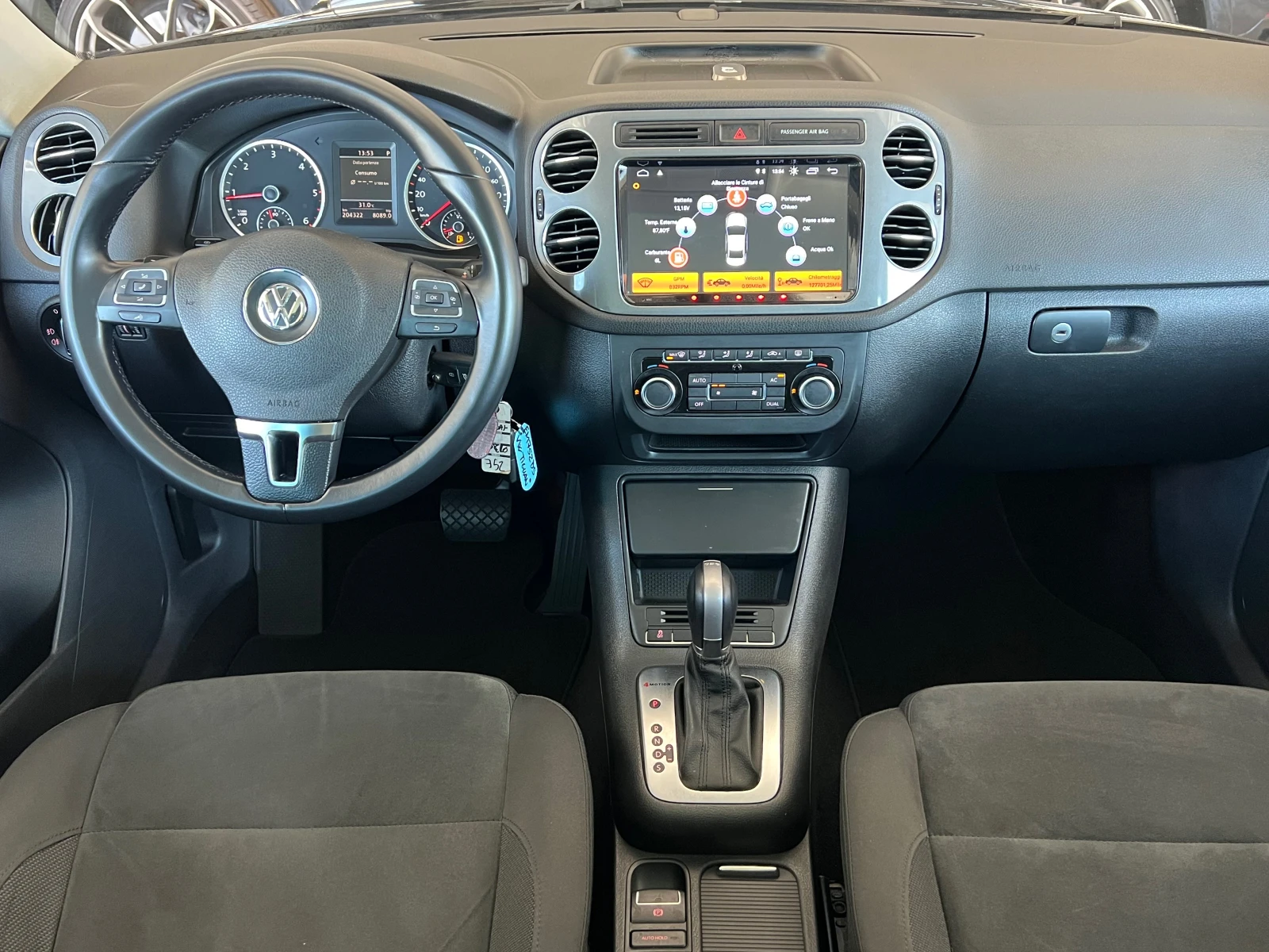 VW Tiguan 2.0TDI, 4-MOTION-ПЪЛНА СЕРВИЗНА ИСТОРИЯ!!!, снимка 11 - Автомобили и джипове - 55463654