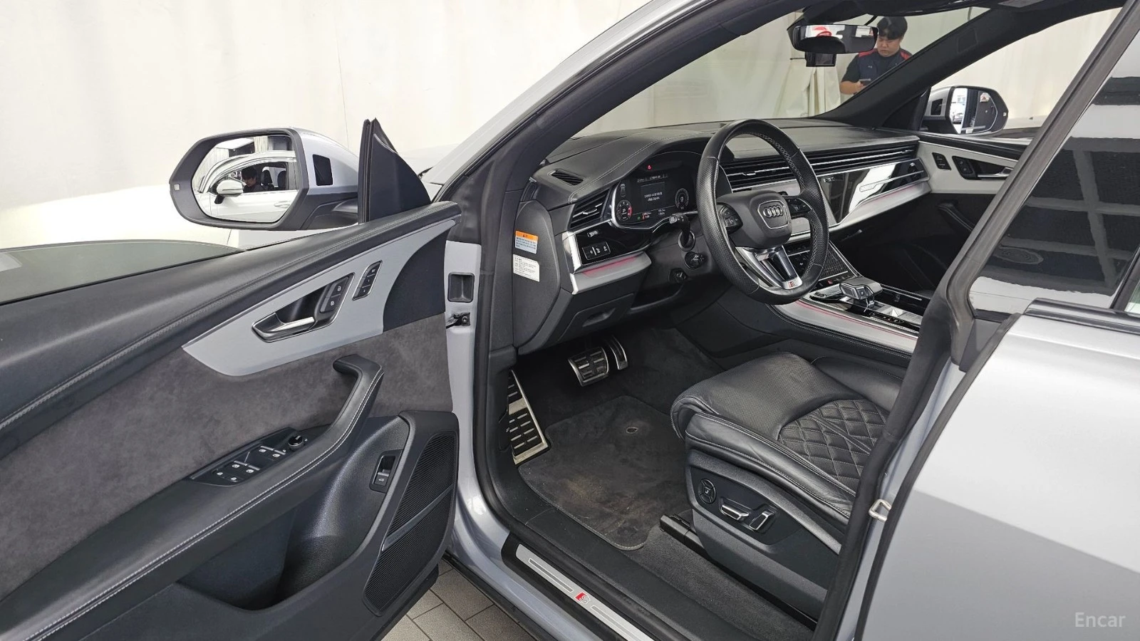 Audi Q8 PREMIUM* ОБДУХВАНЕ* 360 КАМЕРА* HEADUP* ПАМЕТ* , снимка 10 - Автомобили и джипове - 55623924