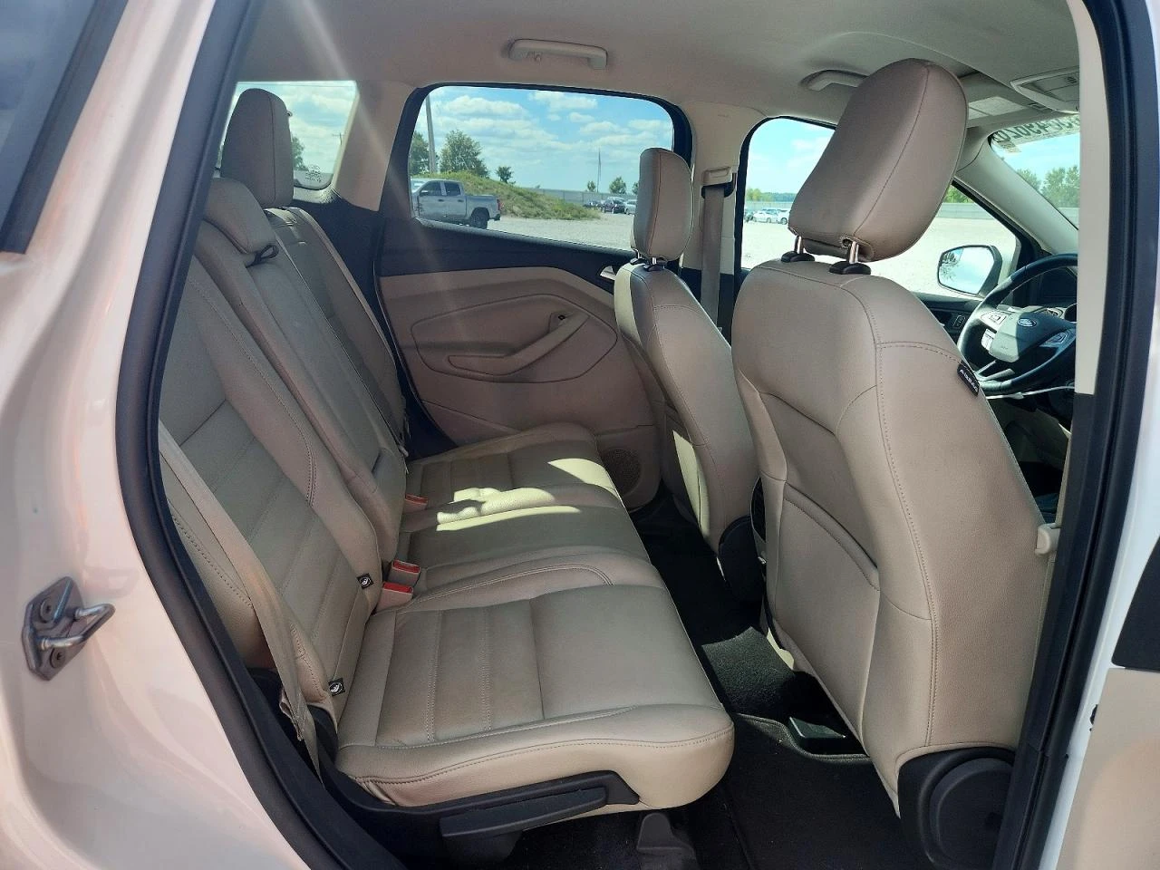Ford Escape 1.5l Sel, снимка 11 - Автомобили и джипове - 56033680