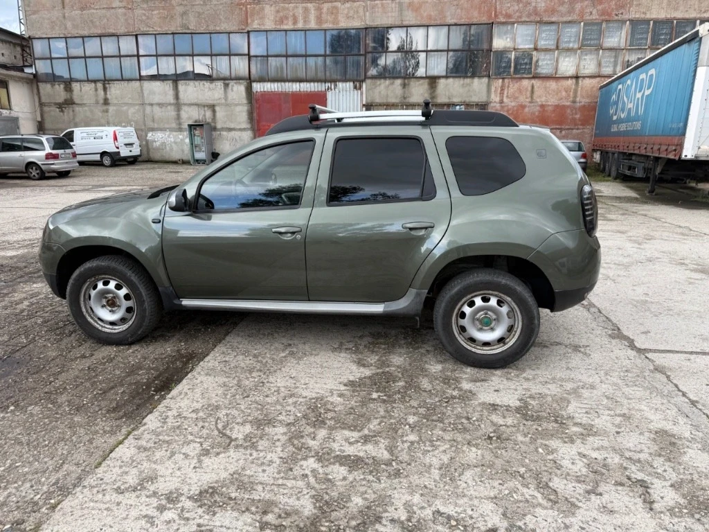 Dacia Duster 1.6 бензин, снимка 4 - Автомобили и джипове - 56144946